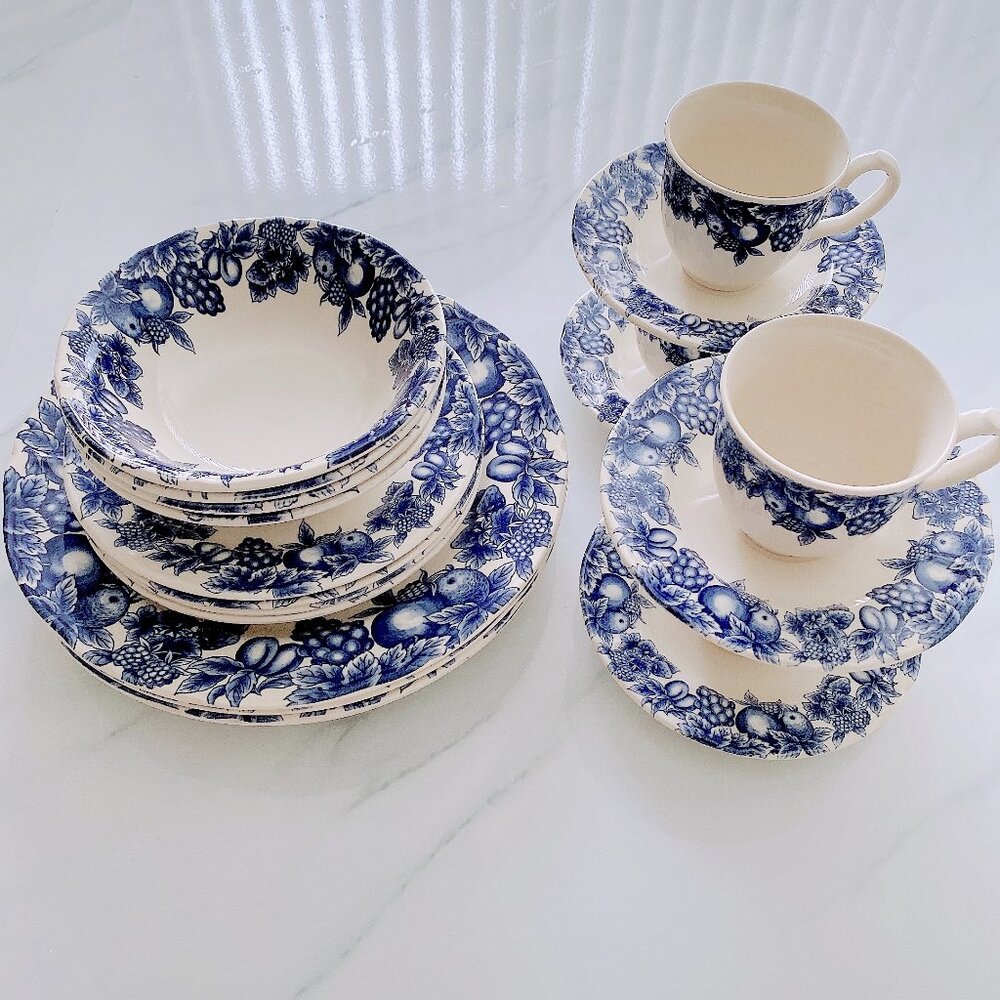 Vintage Libbey Eden Fruits And Berries Dinnerware Set of 20, Made In Malaysia
